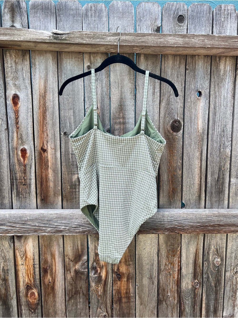 Andie Snap One Piece - Picture 2 of 4